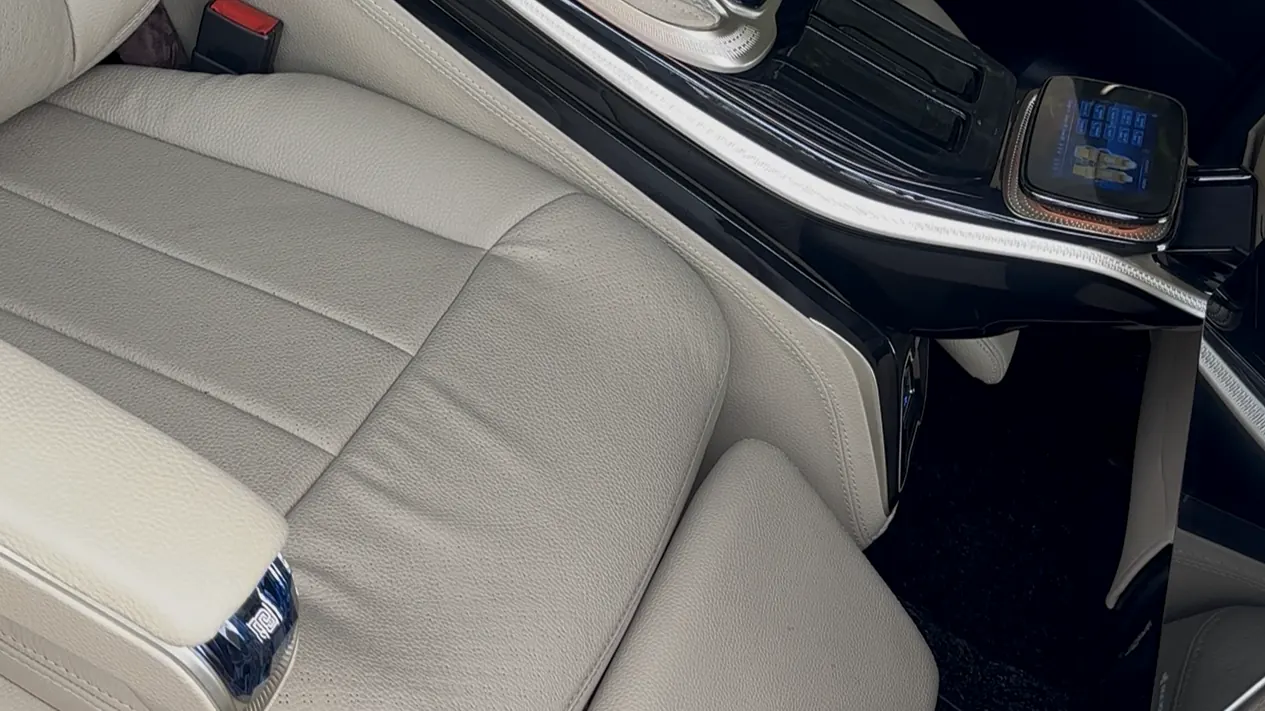 Powered leg rests by Kursilo Automotive