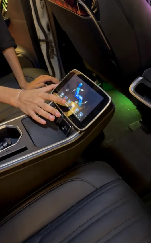 Touch-control rear console