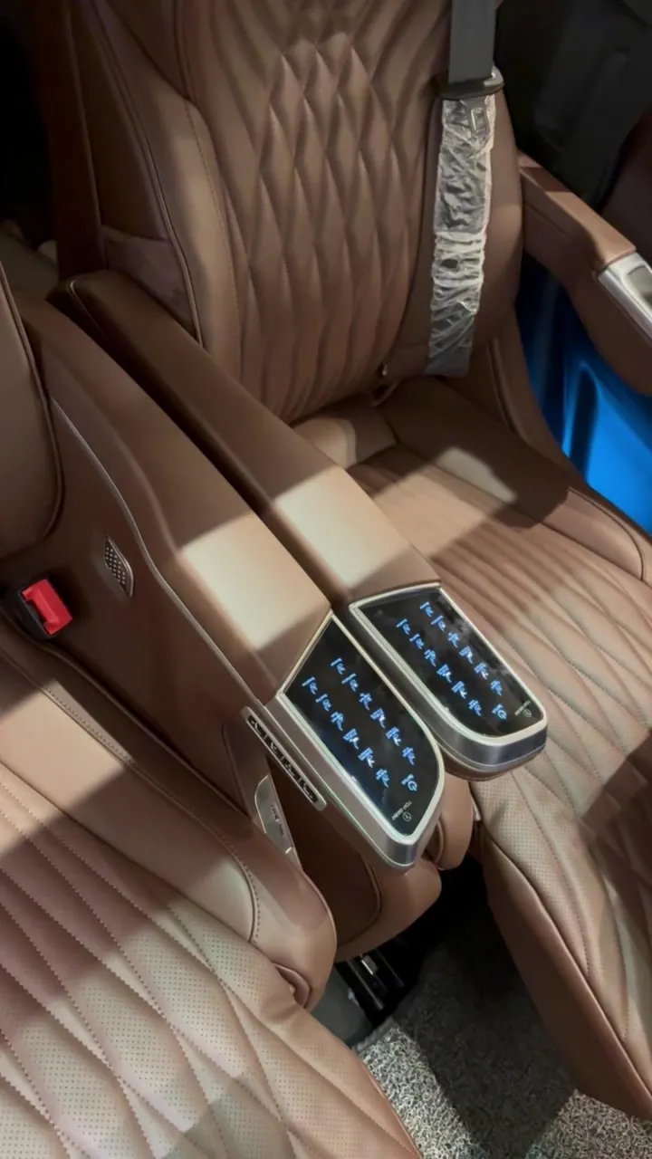 Quilted cognac lounge seating