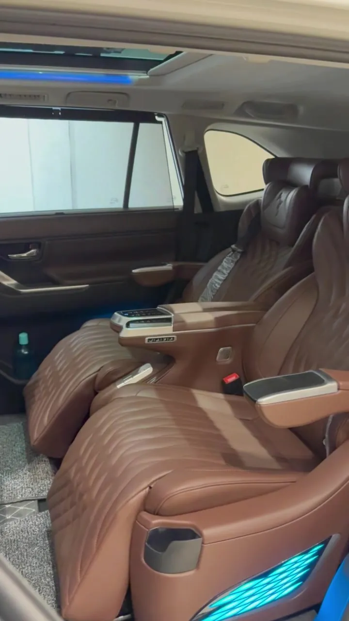 VIP Lounge Cabin